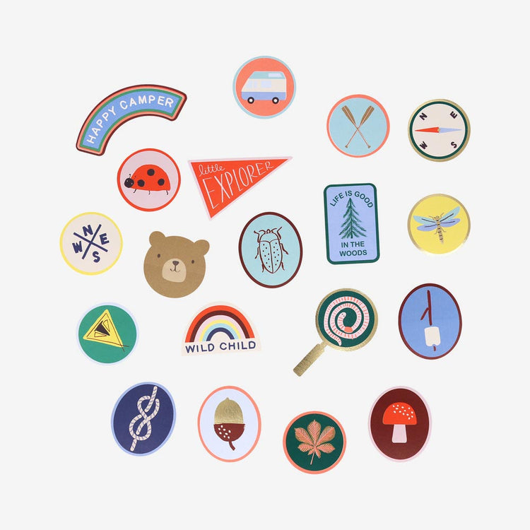 25 stickers camping prédécoupés - Décoration d'anniversaire festive et originale
