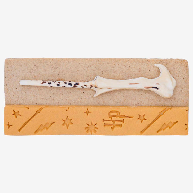 Anniversaire Harry Potter : gateau anniversaire et baguette Voldemort