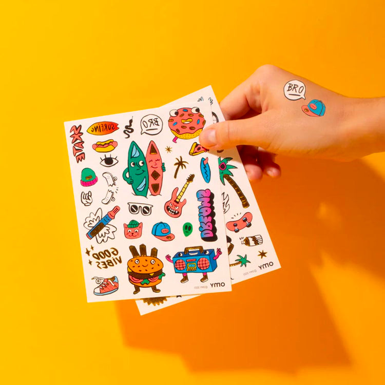 Planches de tatouages surf & skate - deco de table anniversaire