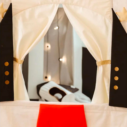 Théâtre pour marionnettes espace : idée cadeau anniversaire enfant