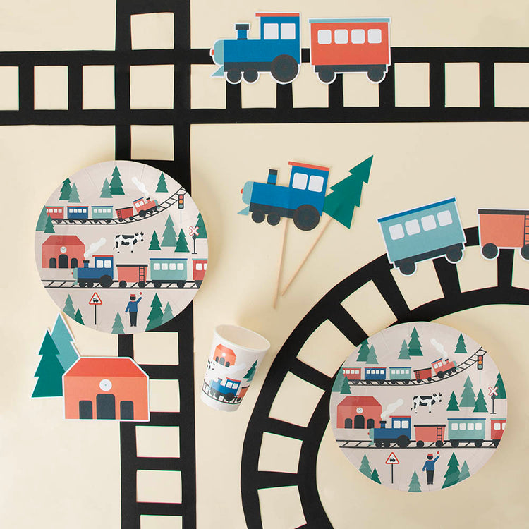 Vaisselle jetable sur le thĂšme train