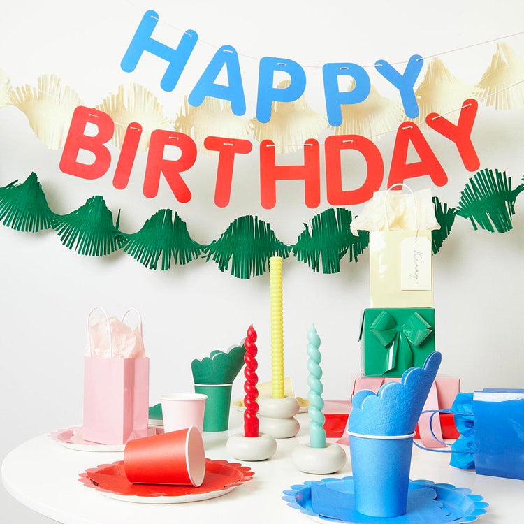 Guirlande anniversaire rouge pour table festive