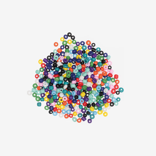 Un sachet de perles en céramique multicolores activité création fête