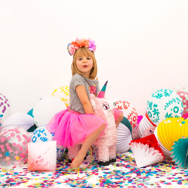 Pinata licorne fils arc en ciel pour anniversaire fille licorne