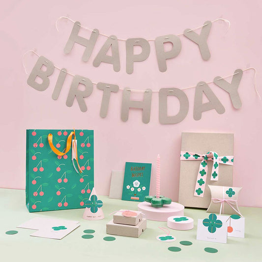 Déco anniversaire enfant ou adulte avec guirlande anniversaire kraft