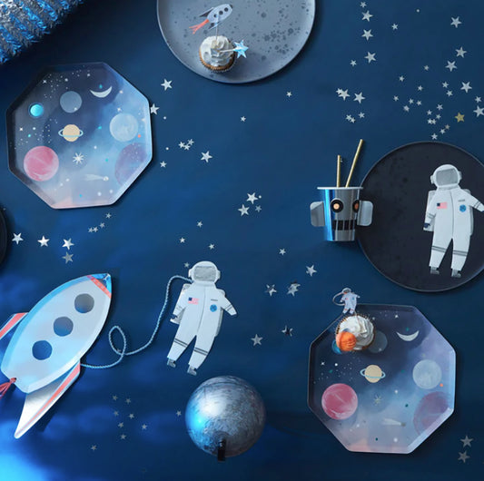 Anniversaire espace : 8 assiettes planètes pour décorer votre table de fete