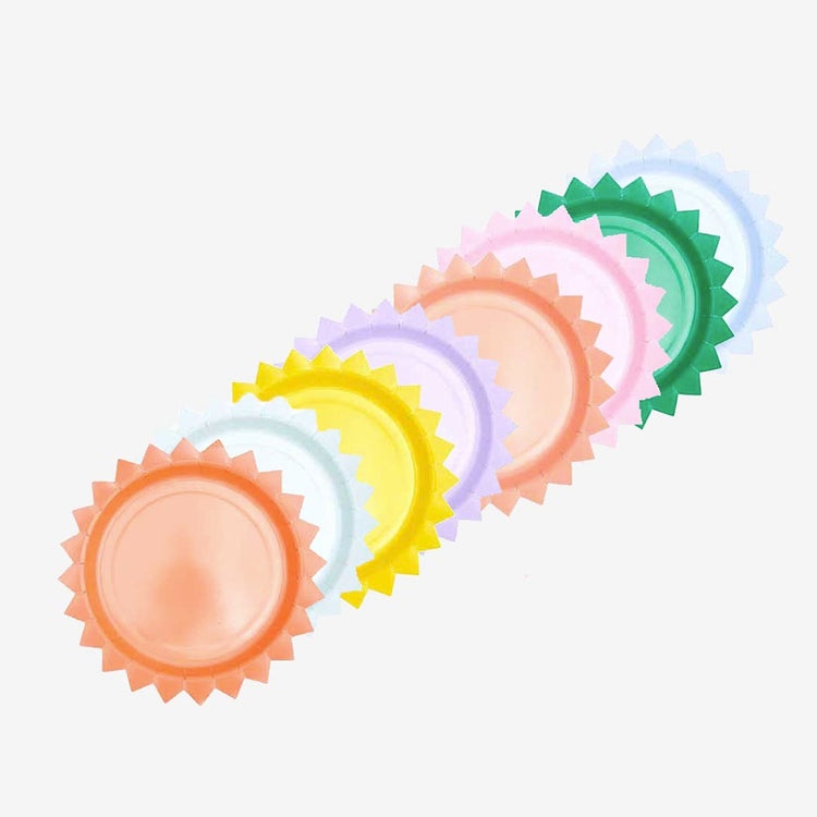 Assiettes en carton forme soleil multicolore pour votre table de fete