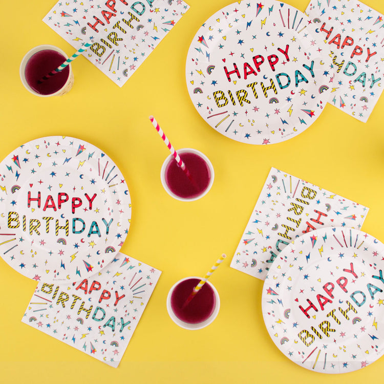 Assiettes Happy Birthday en carton : essentiel anniversaire enfant