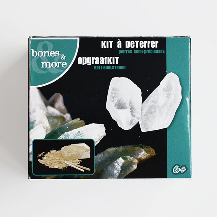 le kit pour déterrer les pierres semi précieuses d'un bloc d'argile