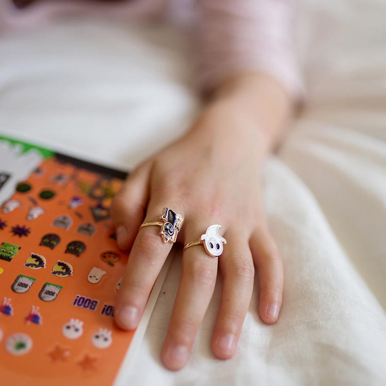 Petits cadeaux halloween fille : bagues fantôme et sorcier