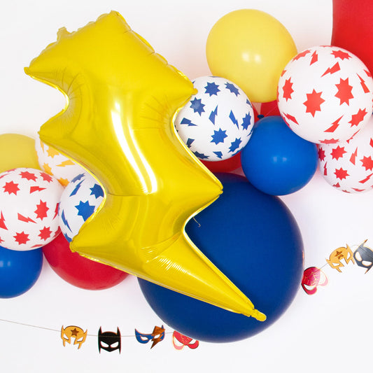 Kit arche de ballons super héros pour deco anniversaire enfant
