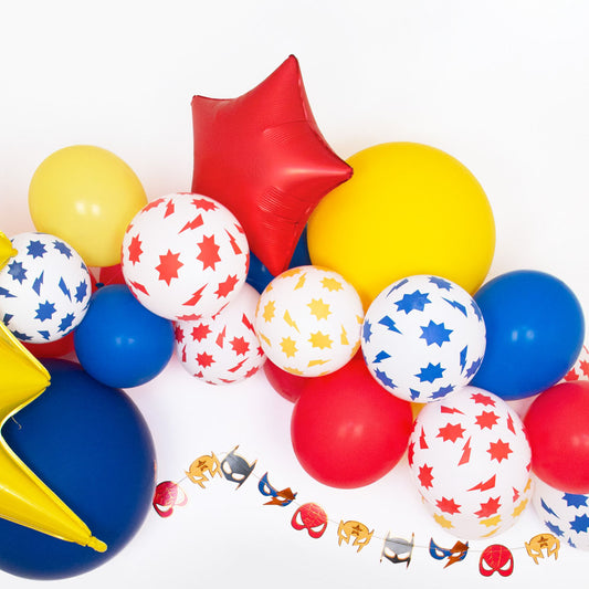 Arche de ballon super héros pour anniversaire garcon