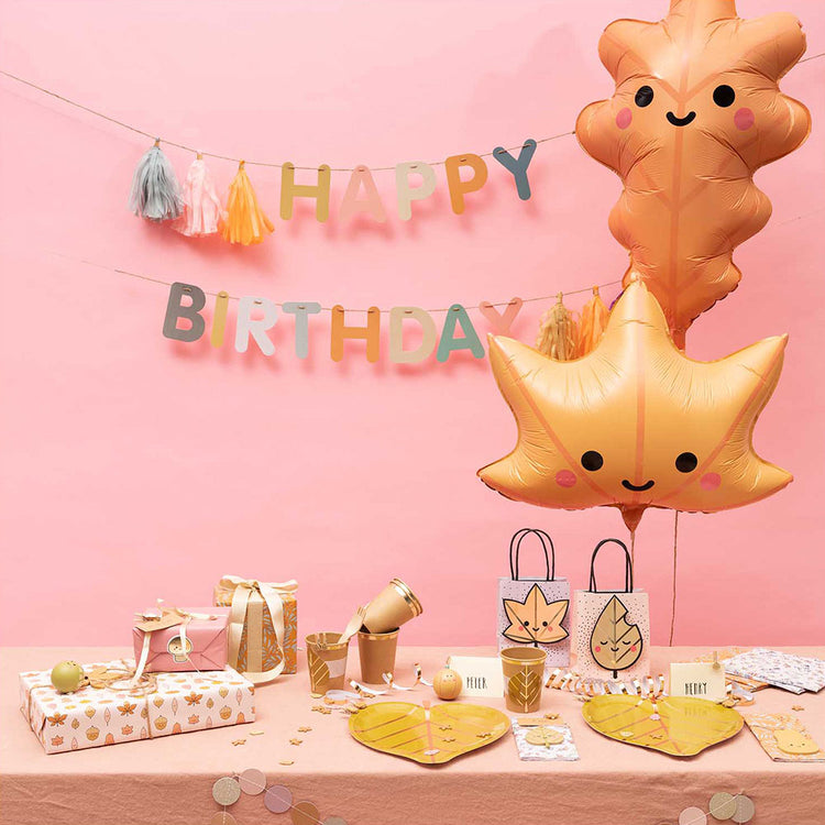 Décoration anniveraire thème forêt : ballon helium forme feuille d'érable