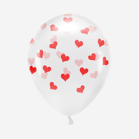 Coeurs rouges sur ballons de baudruche transparents pour la st valentin