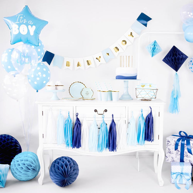 Baby shower garçon avec décoration ballons et guirlande bleu