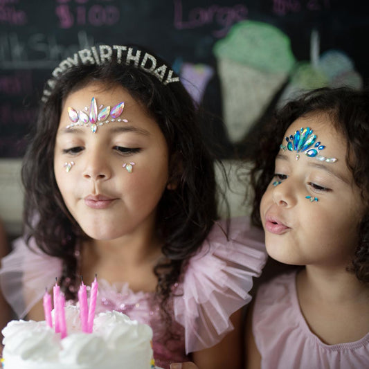Anniversaire fille princesse avec stickers et déguisement de princesse