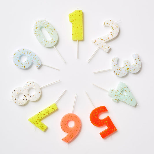 Bougies chiffres à paillettes pour decoration gateau anniversaire originale.