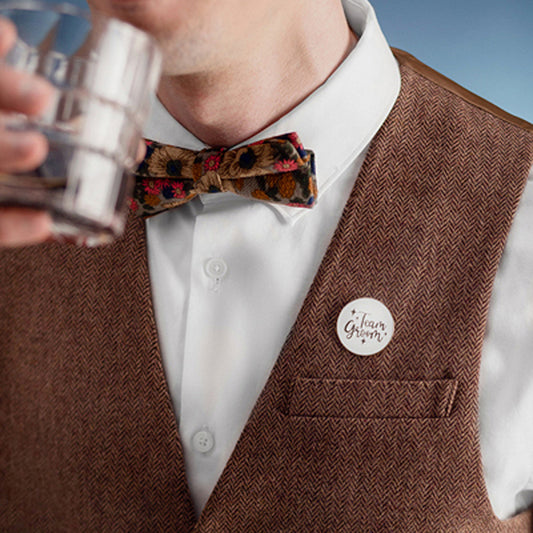 Pin's team groom à offrir au futur marié pour son EVG entre copains