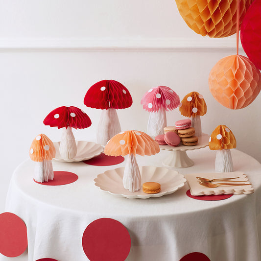 Déco champignons alvéolés couleur pastel pour anniversaire