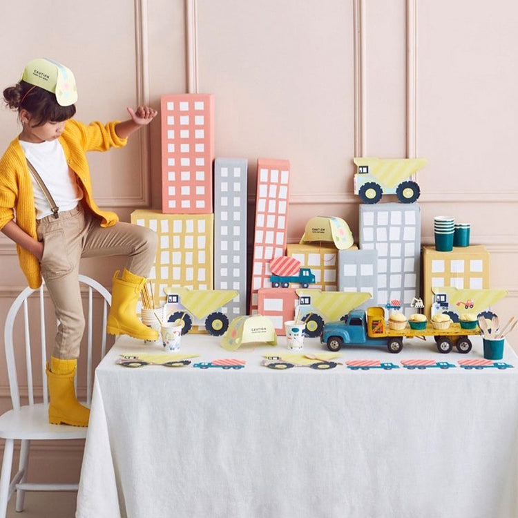 Accessoire déguisement anniversaire garçon : 8 gobelets camion de travaux