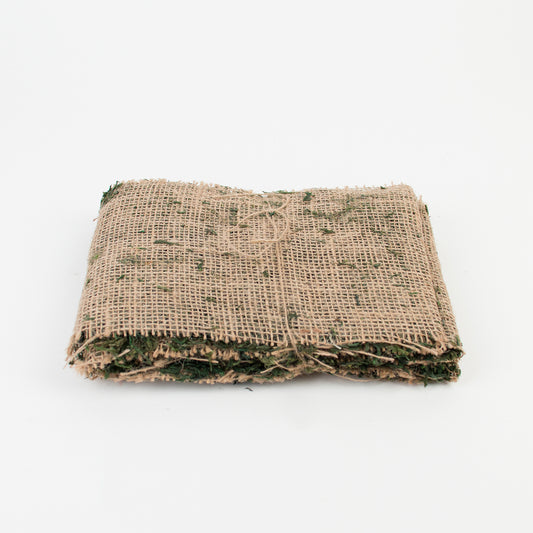 A quoi ressemble un chemin de table en mousse végétale décoratif ?