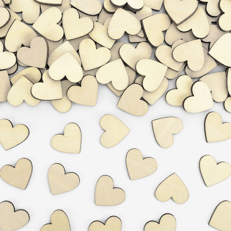Accessoire decoration mariage : confettis coeurs en bois