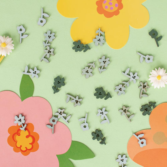 Confettis fleurs vertes en bois : decoration table anniversaire fille