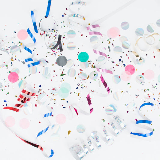 Cotillons indispensable d'une fête anniversaire : confettis, serpentins...