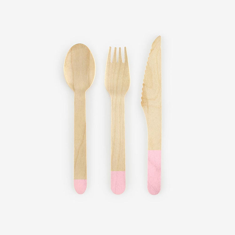 Lot de 12 couverts éco repsonsables en bois roses pour décorer table de fête