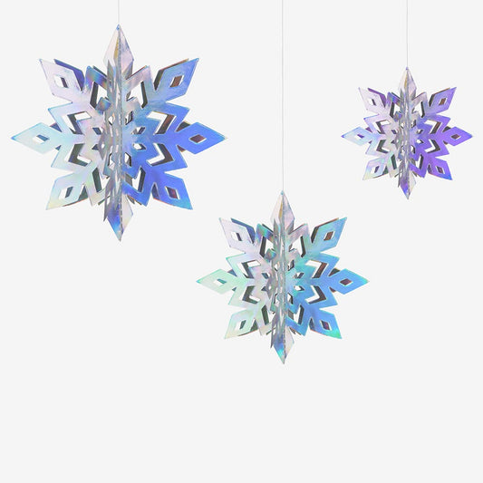 Idee decoration de noel originale : flocons iridescents à suspendre
