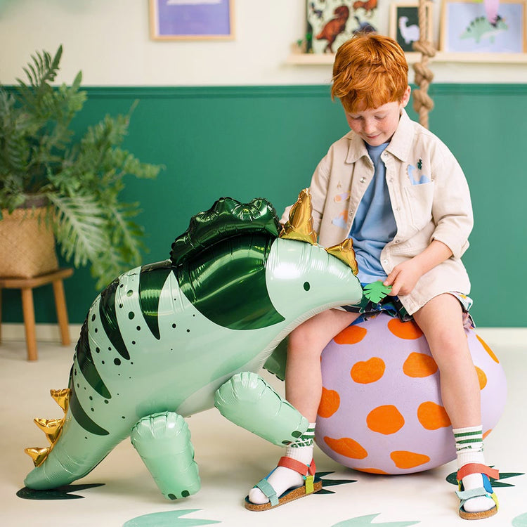 Ballon hélium tricératops vert pour decoration anniversaire dinosaure