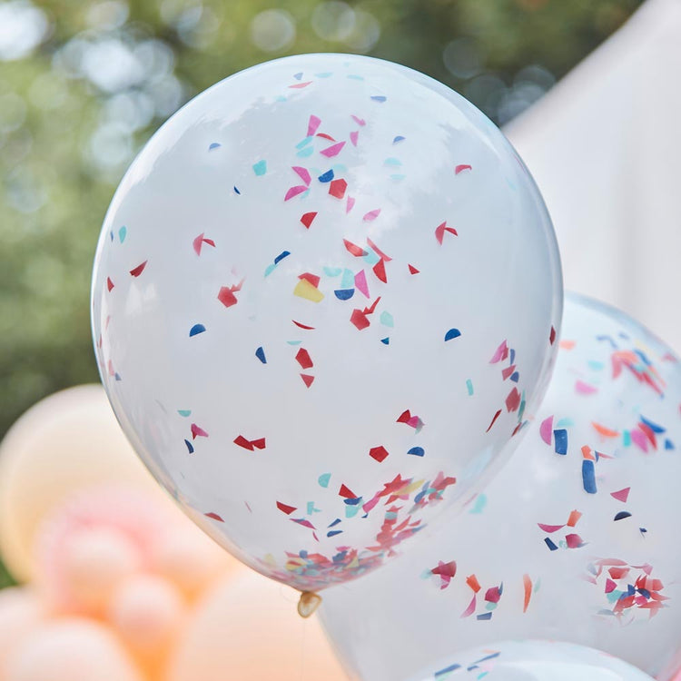 Deco anniversaire avec ballons confettis multuicolores ginger ray