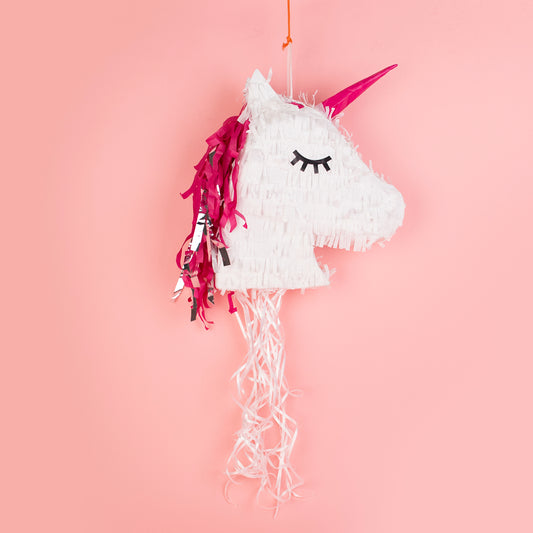 Animation anniversaire enfant pinata licorne blanche et rose