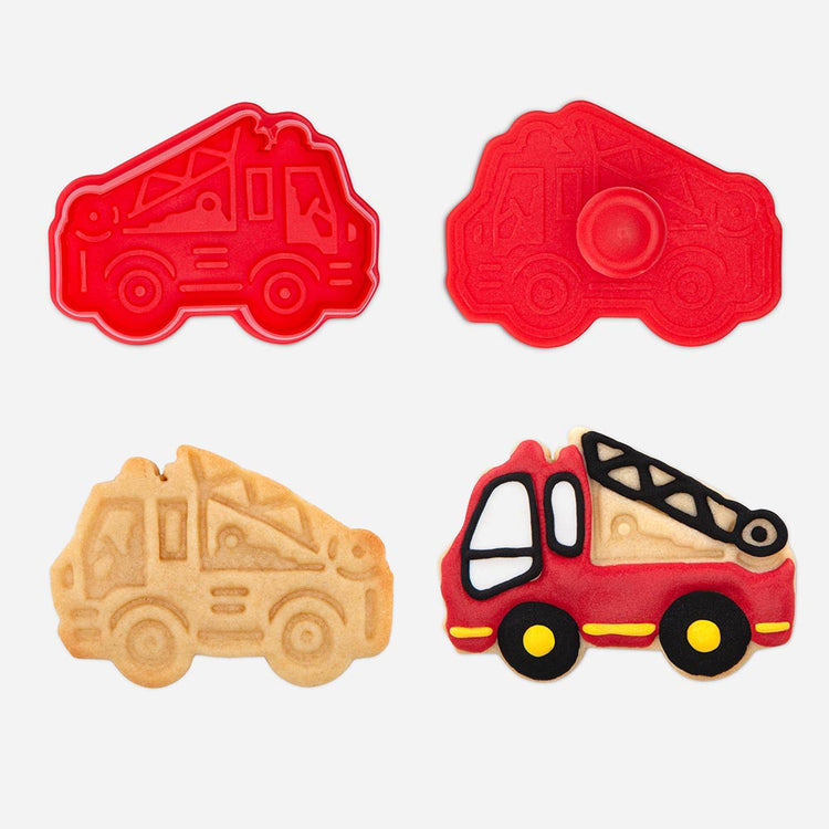 Emporte piece en forme de camion de pompier pour gateau anniversaire