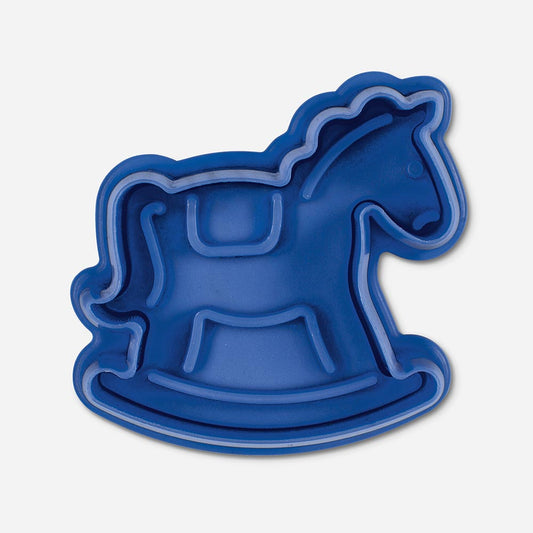 Emporte-pièce sous forme de cheval à bascule pour faire des gâteaux
