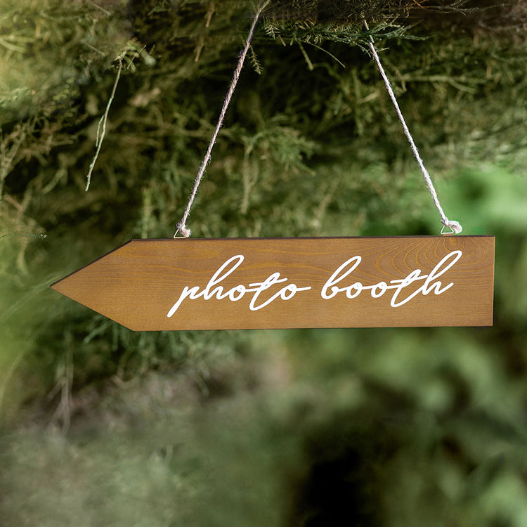 Evènement anniversaire ou mariage photobooth flèche en bois