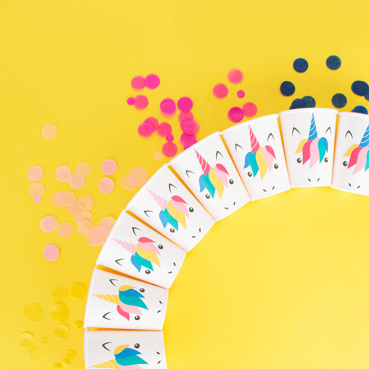 Gobelets licorne arc-en-ciel pour deco anniversaire fille