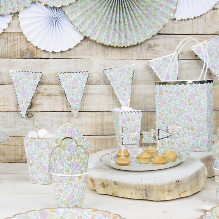 Décoration de table lliberty pour deco baby shower, mariage