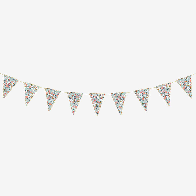 Déco mariage liberty : guirlande fanions liberty pour déco de mariage