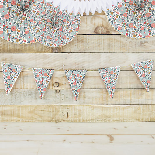 Idée déco liberty pour un mariage liberty ou un anniversaire fleurs