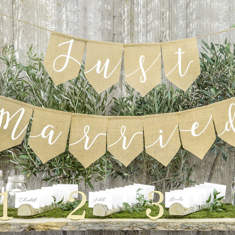 Mariage kinfolk, mariage champêtre avec guirlande en toile de jute