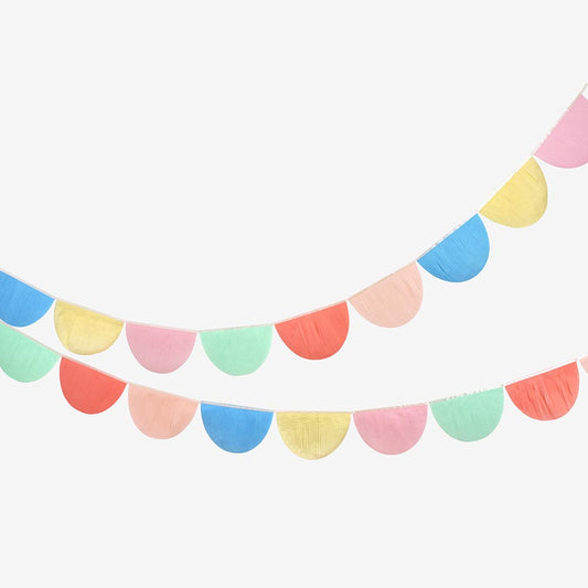 Déco de fête multicolore : guirlande fanions multicolores pour anniversaire