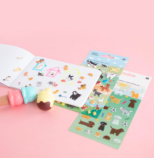 Idée activité anniversaire enfant : stickers chien et coloriage glace
