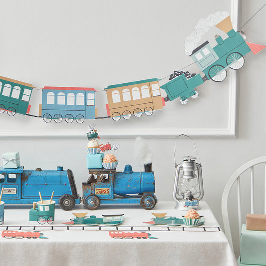 Des idées déco pour agrémenter votre table d'anniversaire train