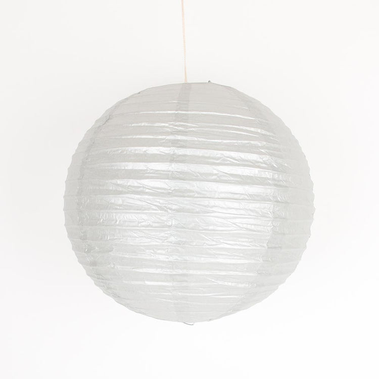 Lanterne chinoise argent pour déco de mariage originale ou déco d'anniversaire.