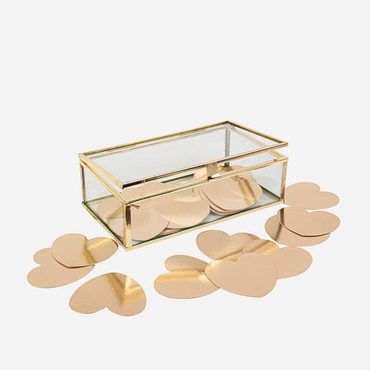 Idée livre d'or original et tendance : boite en verre avec coeurs papier