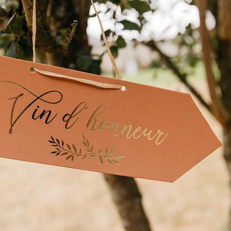 Fleches directionnelles terracotta et doré pour decoration mariage