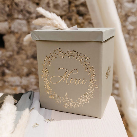 Idee pour enveloppes et cadeaux mariage : urne brindille sauge