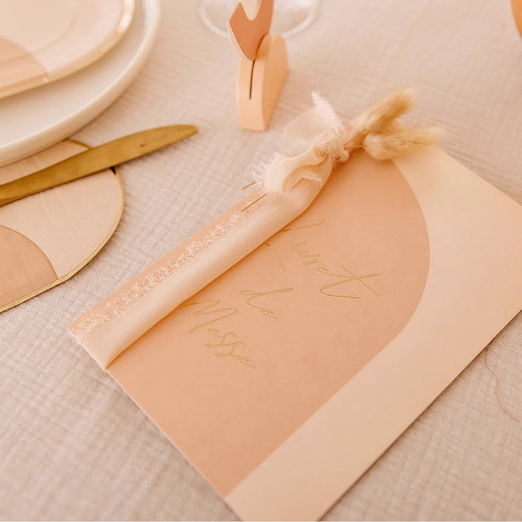 10 livrets de messe blush nude pour decoration de mariage boheme