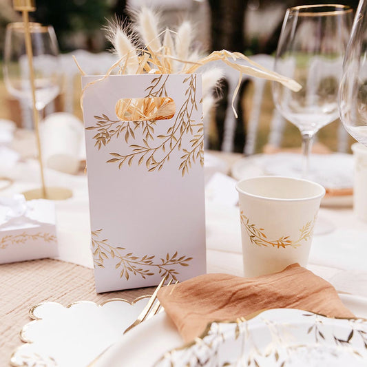 Decoration de table bapteme chic : 8 gobelets motif brins dorés